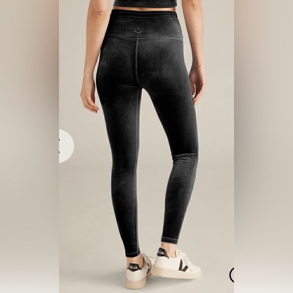 Beyond Yoga Velvet Motion High Waisted Midi Legging - Picture 3 of 11